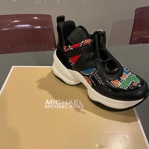 Michael Kors party bead trainer